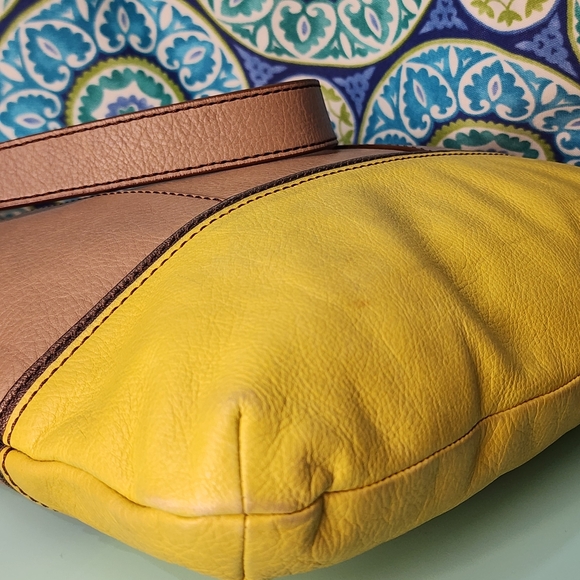 Fossil Tan and Yellow Leather Shoulder Bag - Picture 8 of 13